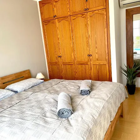 Villa Villa-jordi-menorca-mit-privatem-pool-strandnah
